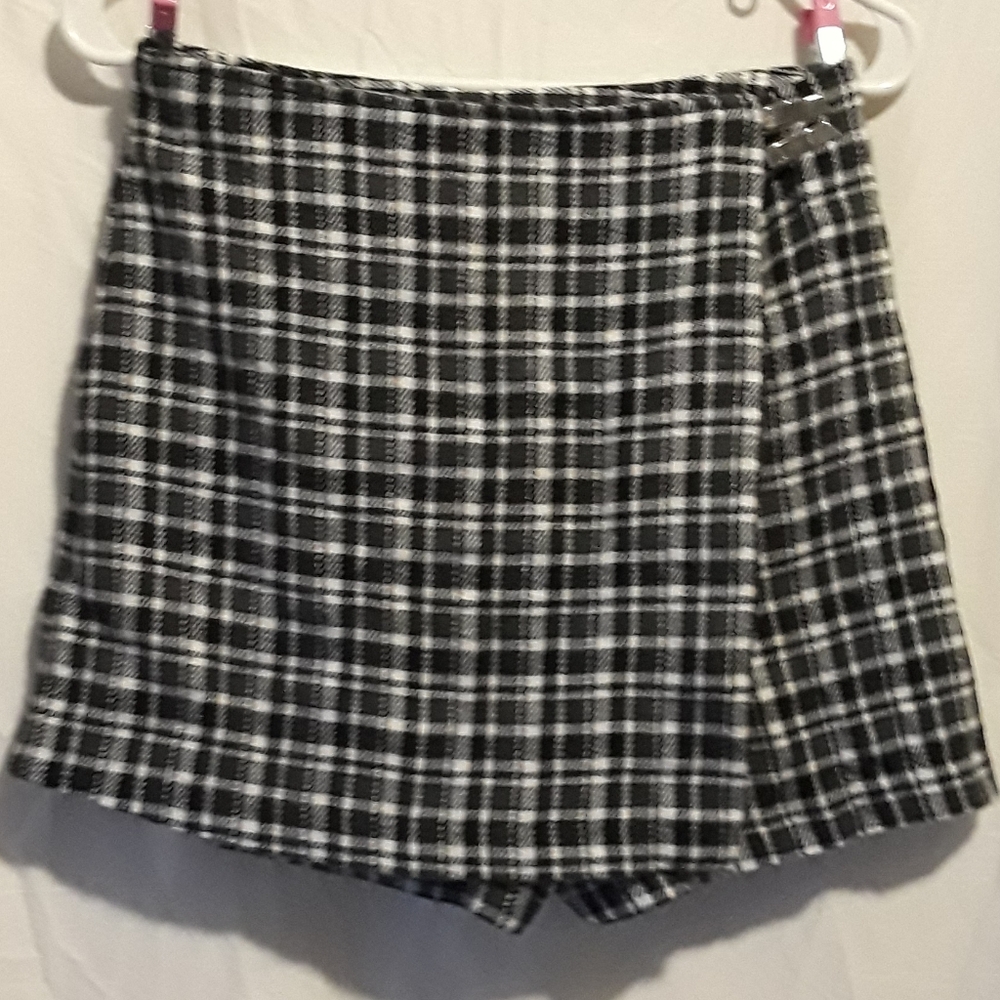 62 East plaid skorts